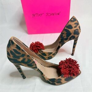 Betsy Johnson Harly Leopard Print Pumps 4” Women’s Size 6 Red Pom-Pom With Box